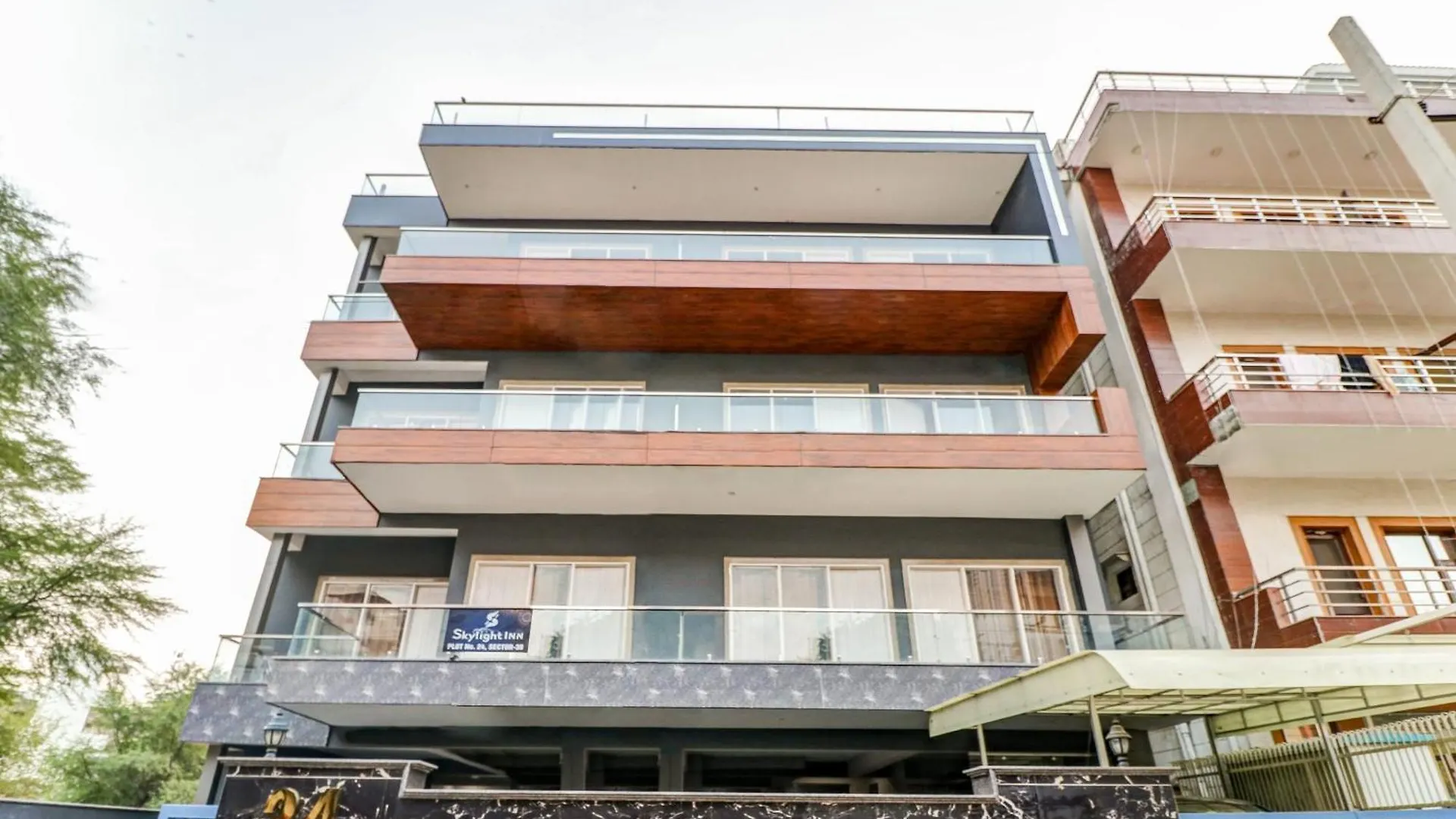 Townhouse Skylight Near Medanta Hospital Ξενοδοχείο Γκουργκάον 3*,  Ινδία