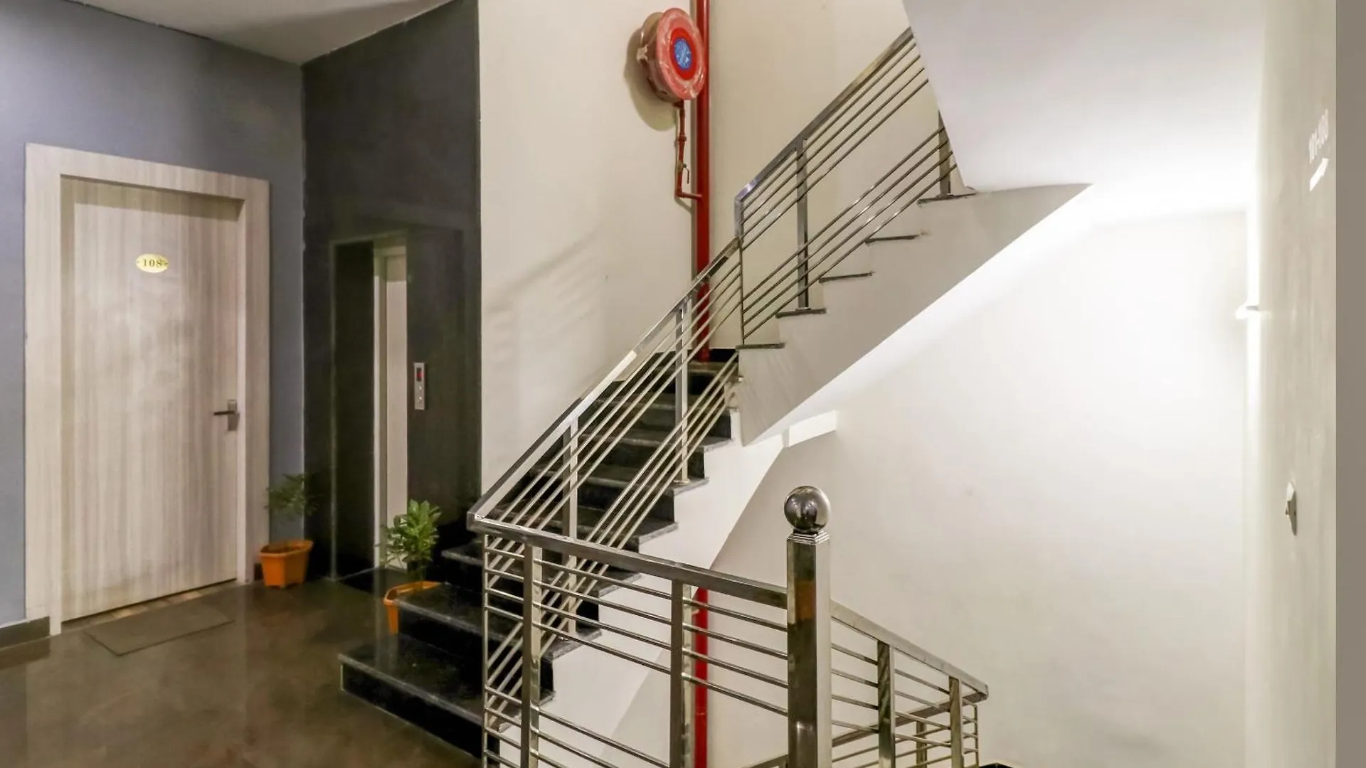 Townhouse Skylight Near Medanta Hospital Hotel Gurgaon 3*,  India