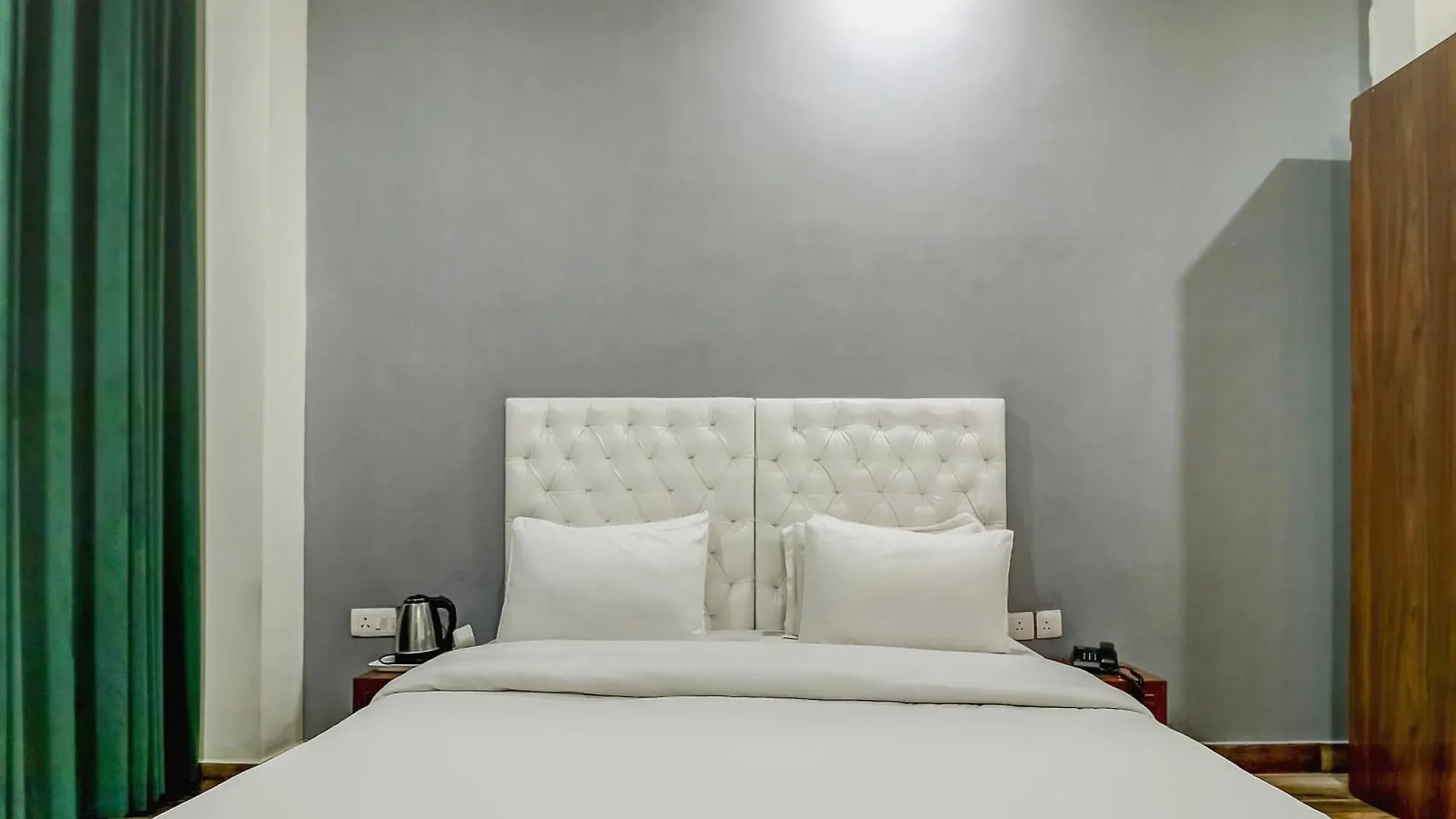 Townhouse Skylight Near Medanta Hospital Hotel Gurgaon 3*,  India